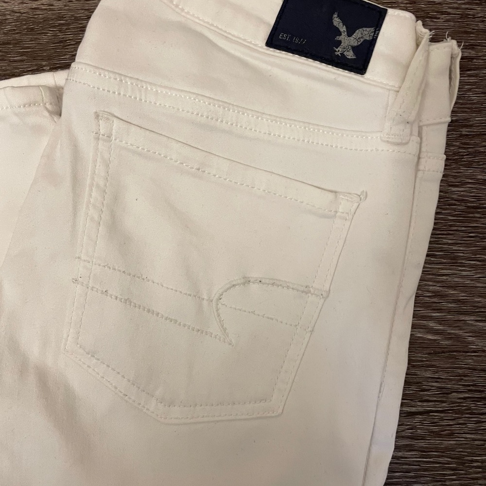 White American Eagle Skinny Jeans